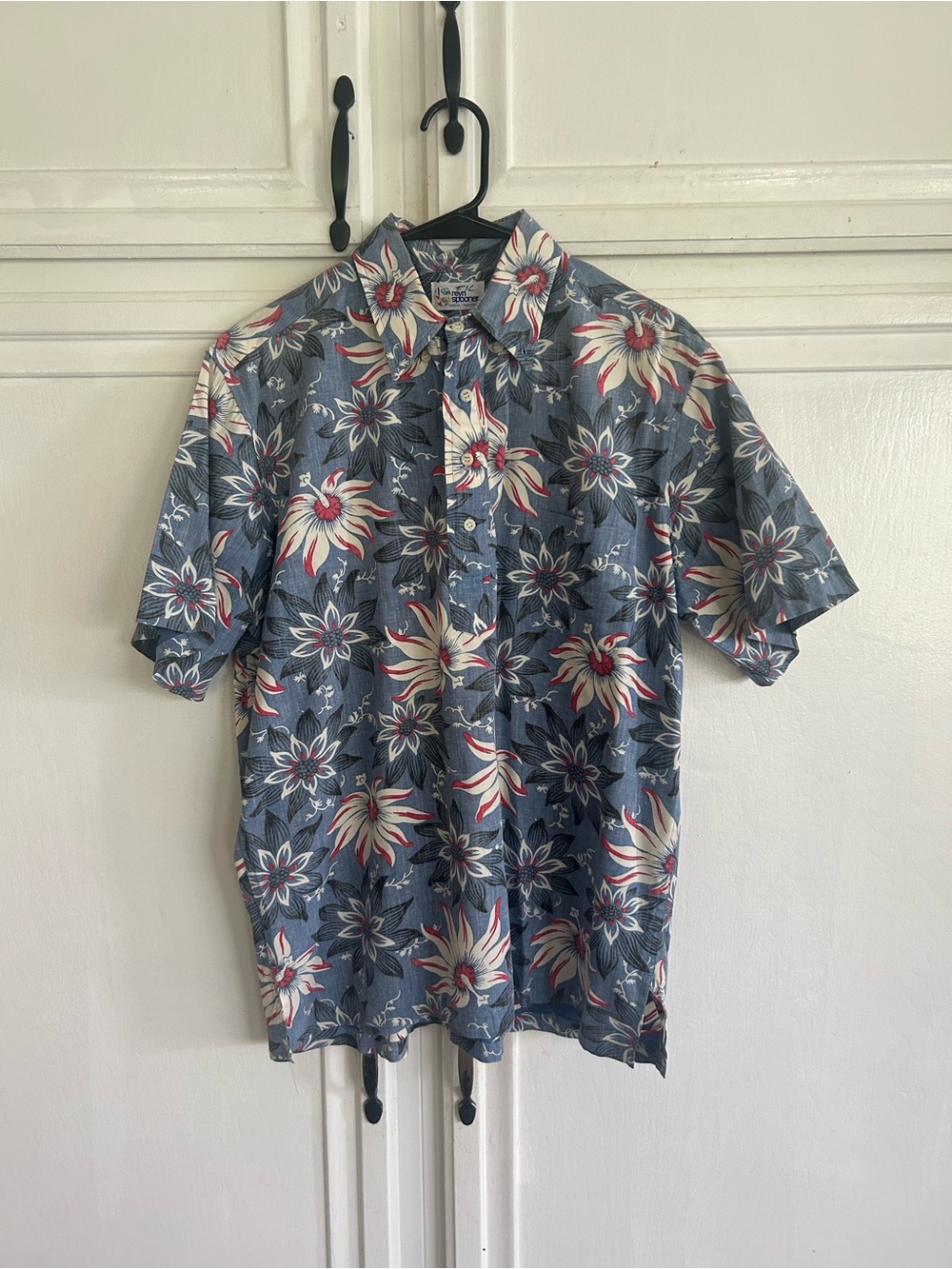 Reyn Spooner 4 button down shirt